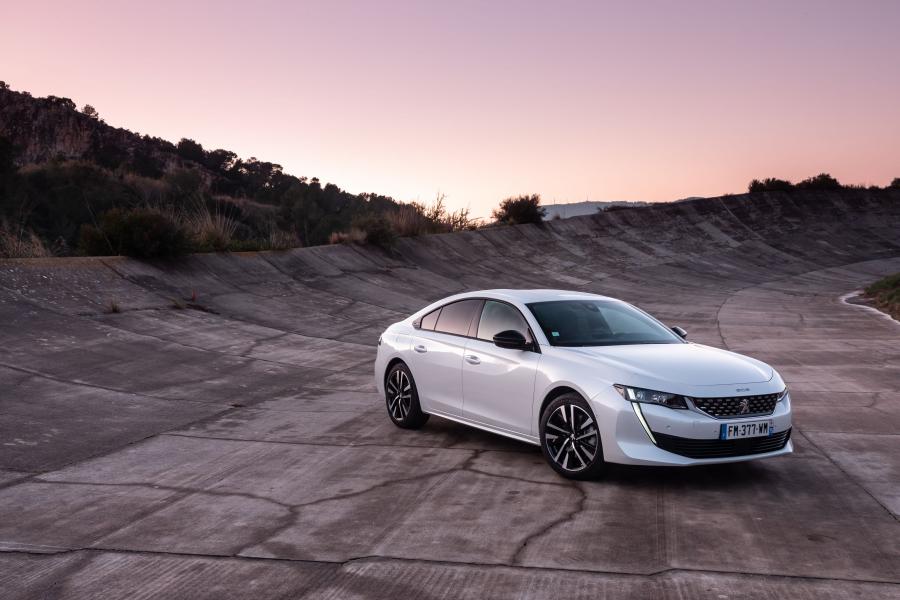  Peugeot 508 GT HYBRID 2019 года  (WW) (фото 1 из 40)